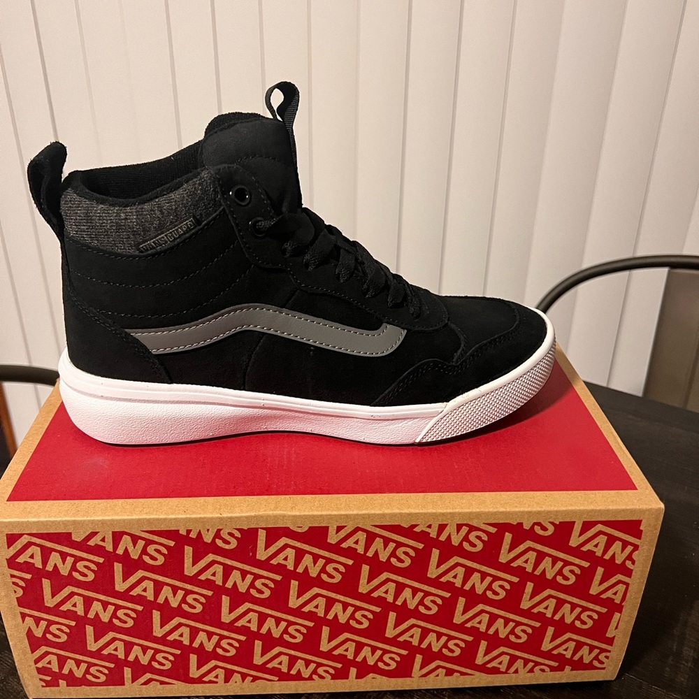 NIB VANS Range Exp Hi-Top Sneakers—Sz 8